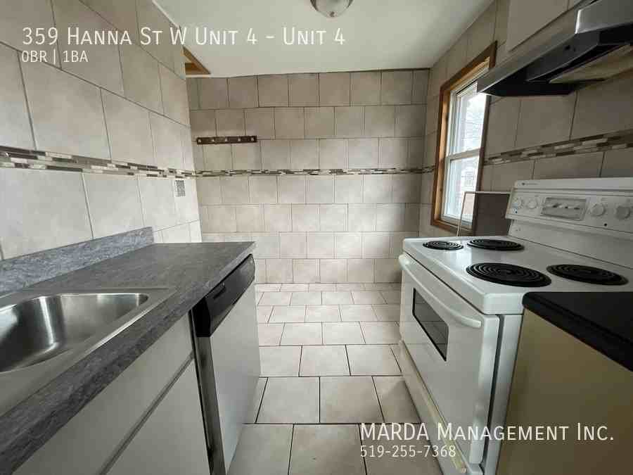 359 Hanna St W Unit 4 #4 - Photo 4 of 10