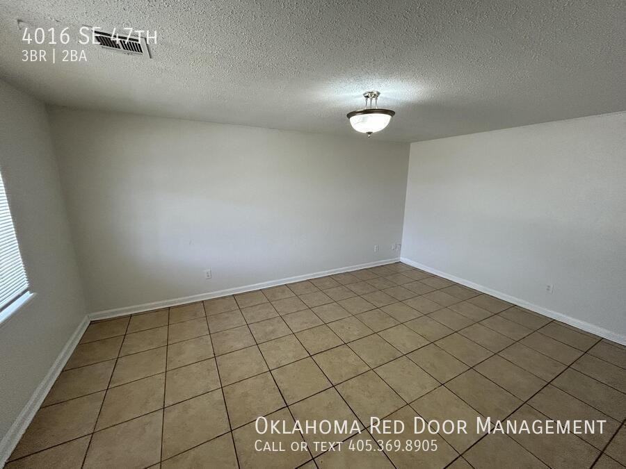 4016 Se 47th St - Photo 2 of 19