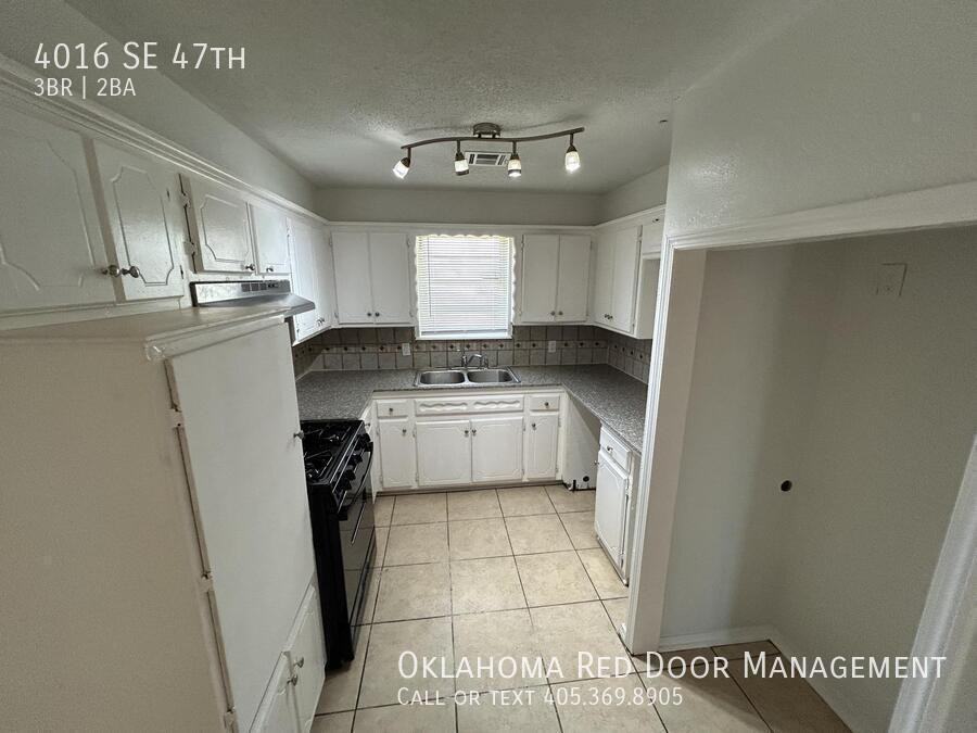 4016 Se 47th St - Photo 3 of 19