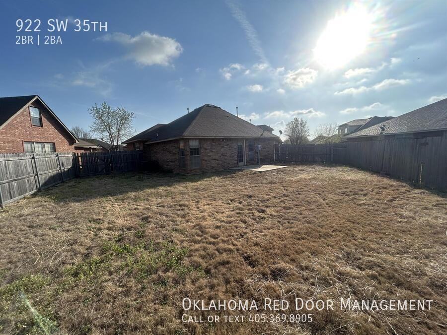 922 Sw 35th St - Photo 4 of 18