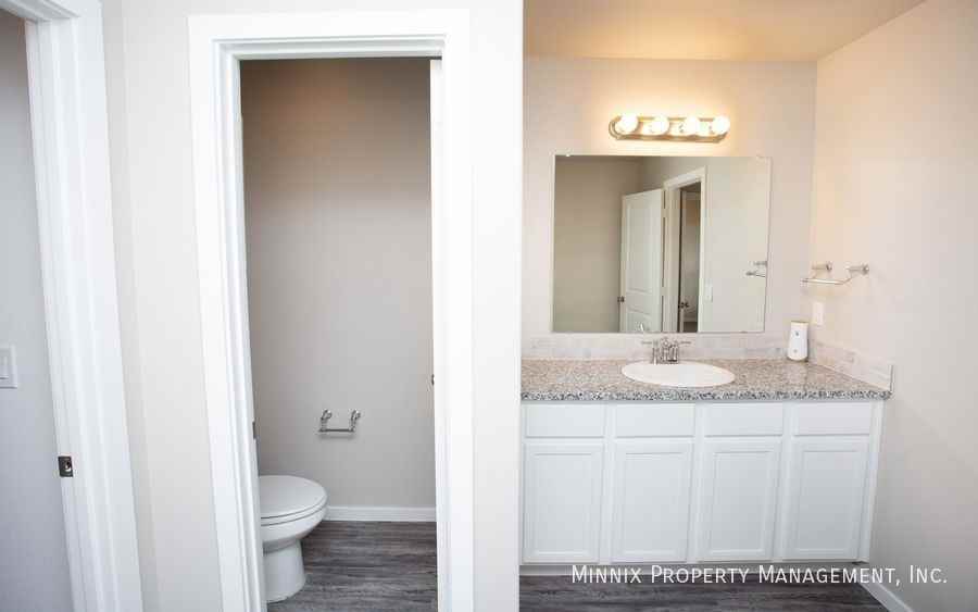 1924 Langford Ave #A - Photo 6 of 34