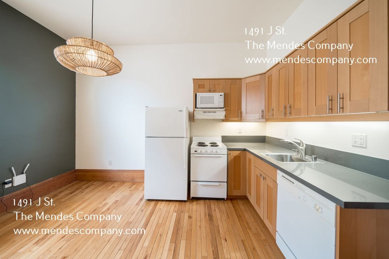 1491 J St - Photo 4 of 14