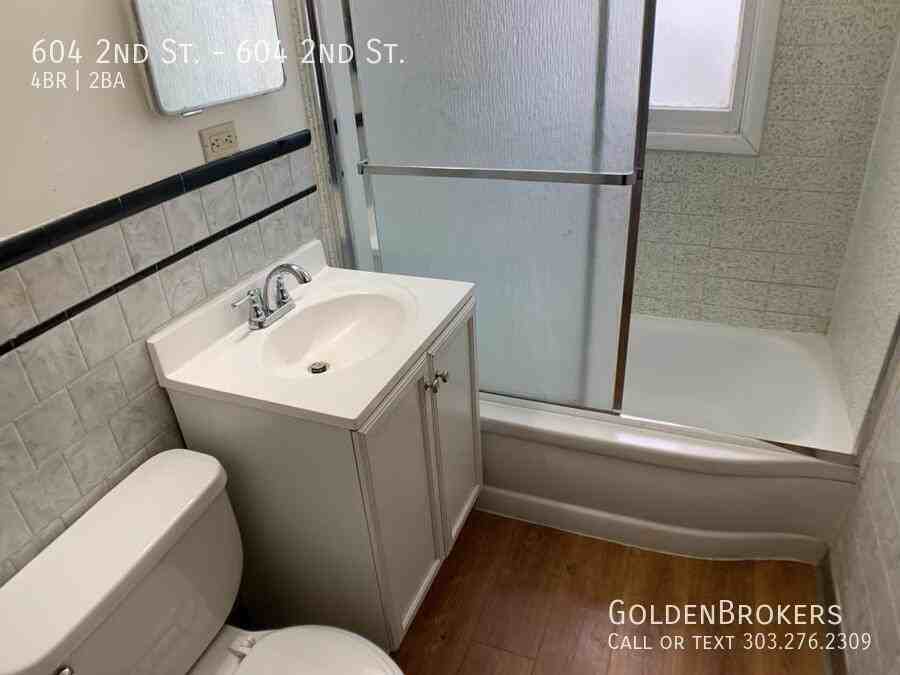 604 2nd St #604-2ndST - Photo 7 of 37
