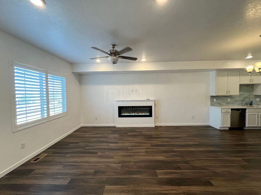 811 E 98th Ave #505 - Photo 5 of 17