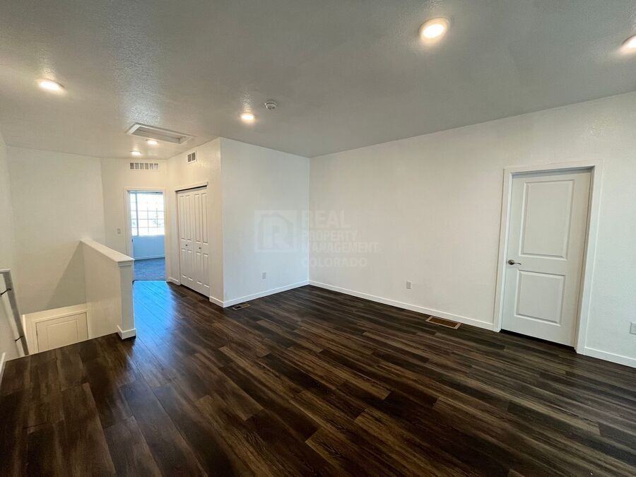 811 E 98th Ave #505 - Photo 6 of 17