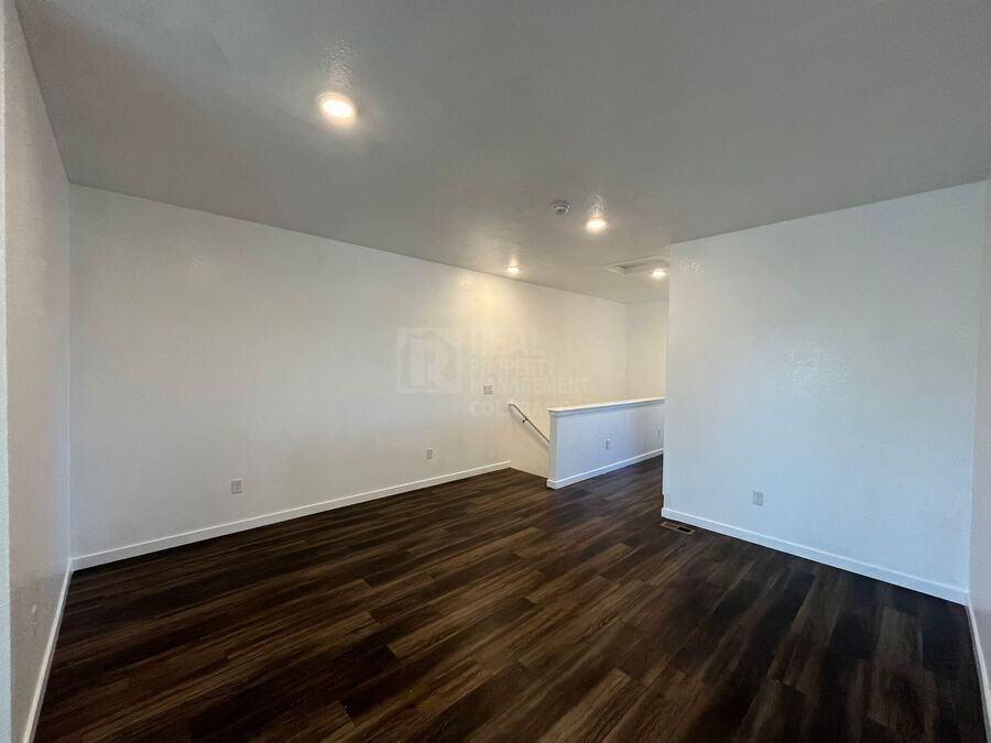 811 E 98th Ave #505 - Photo 7 of 17