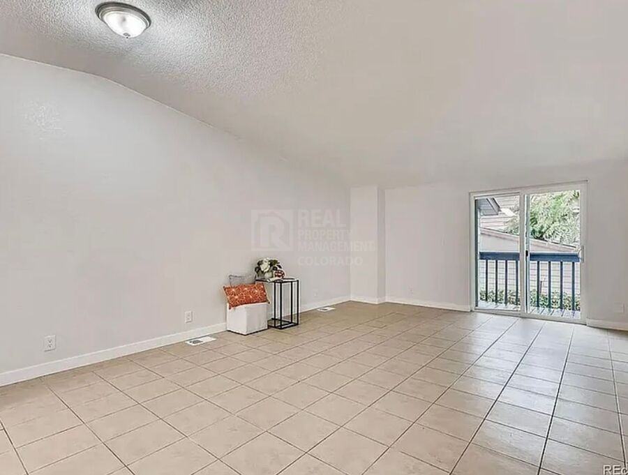 7110 E 63rd Ave - Photo 4 of 14