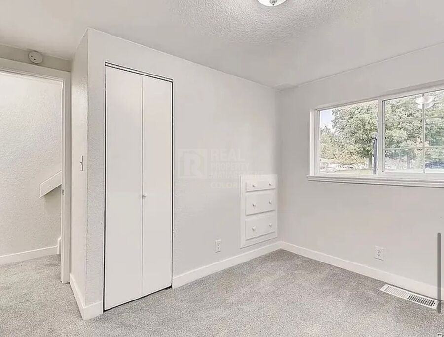 7110 E 63rd Ave - Photo 7 of 14