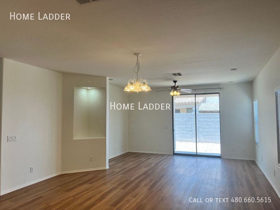 2338 E 28th Ave - Photo 3 of 20