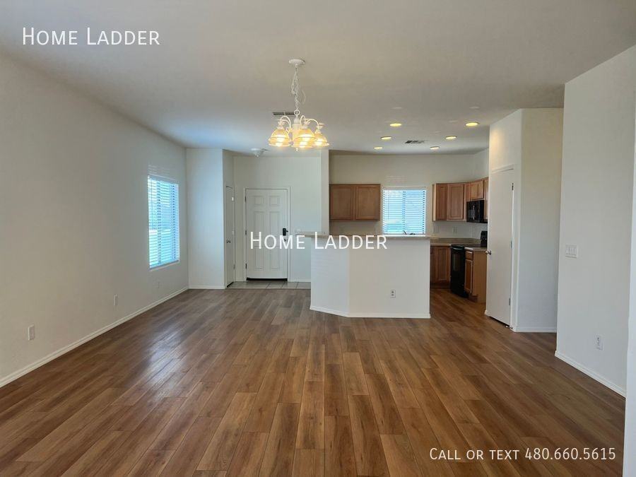 2338 E 28th Ave - Photo 4 of 20