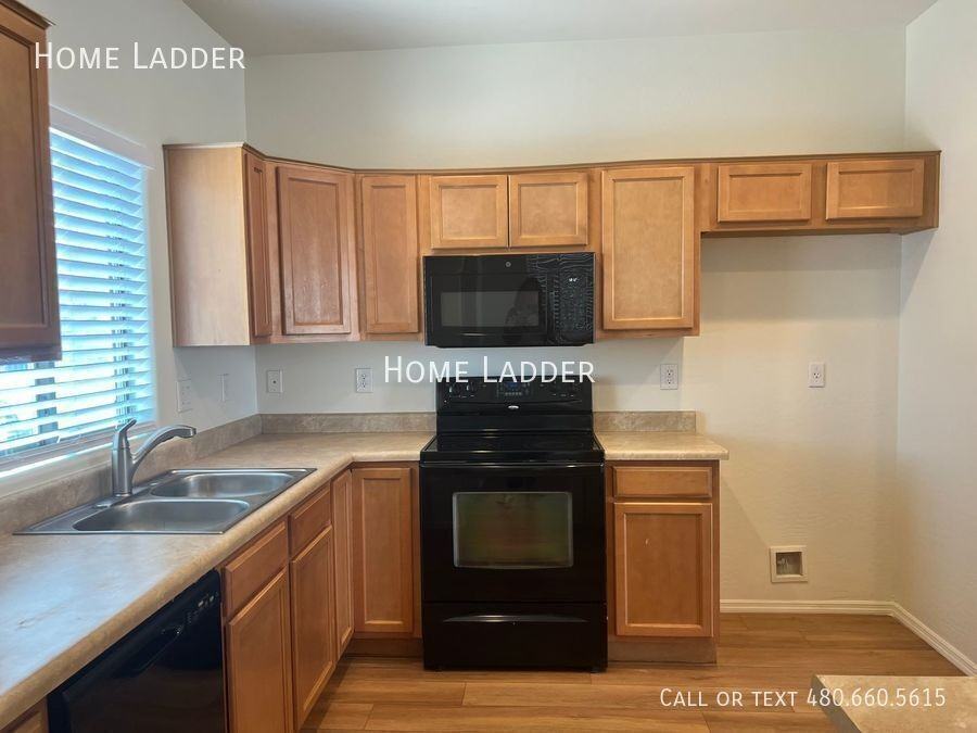 2338 E 28th Ave - Photo 5 of 20