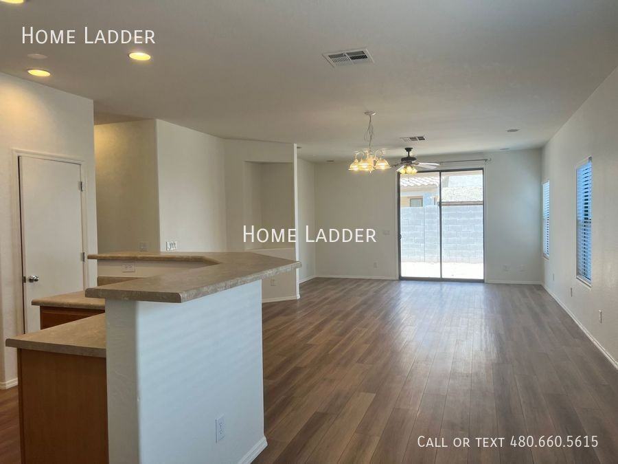 2338 E 28th Ave - Photo 7 of 20