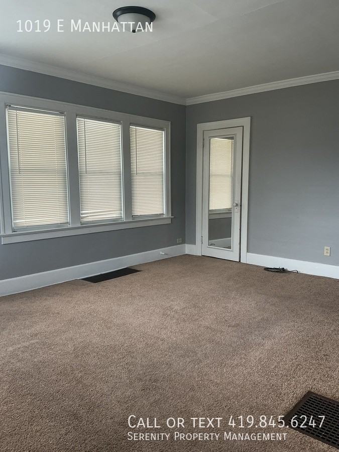 1019 E Manhattan Blvd - Photo 2 of 9