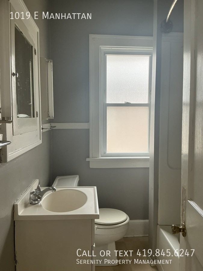 1019 E Manhattan Blvd - Photo 7 of 9