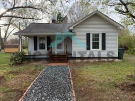 featured image of 204 N 6th Ave