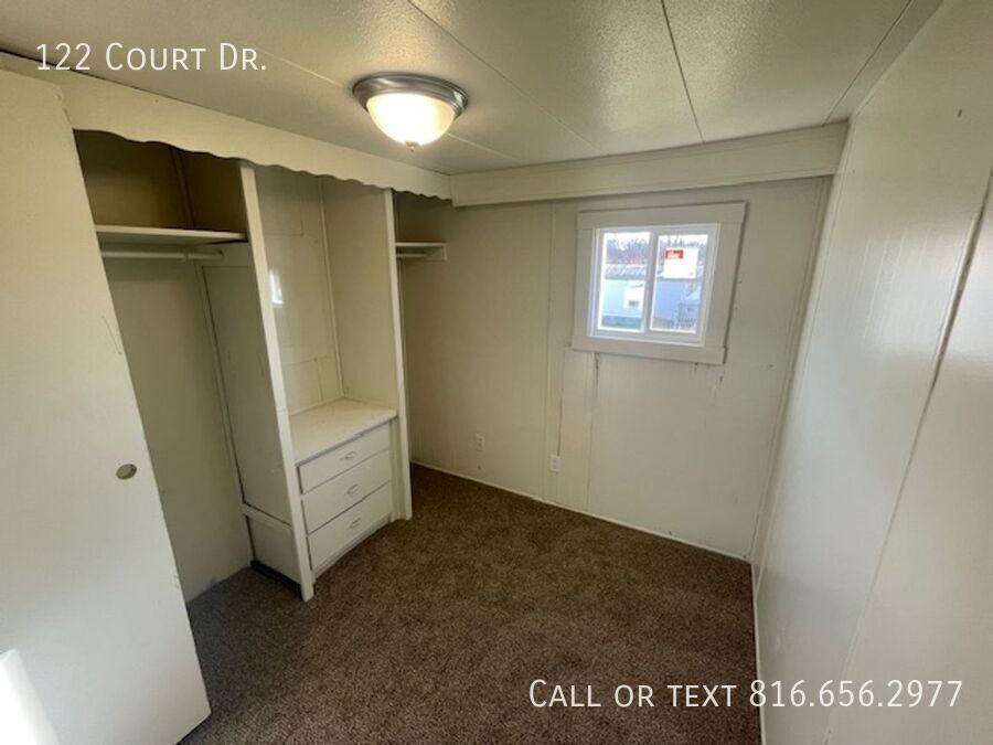 122 Court Dr - Photo 3 of 34