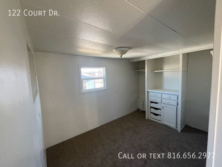 122 Court Dr - Photo 6 of 34