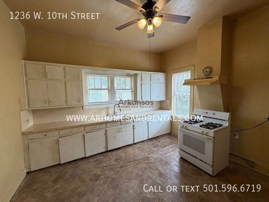 1236 W 10th St - Photo 3 of 7