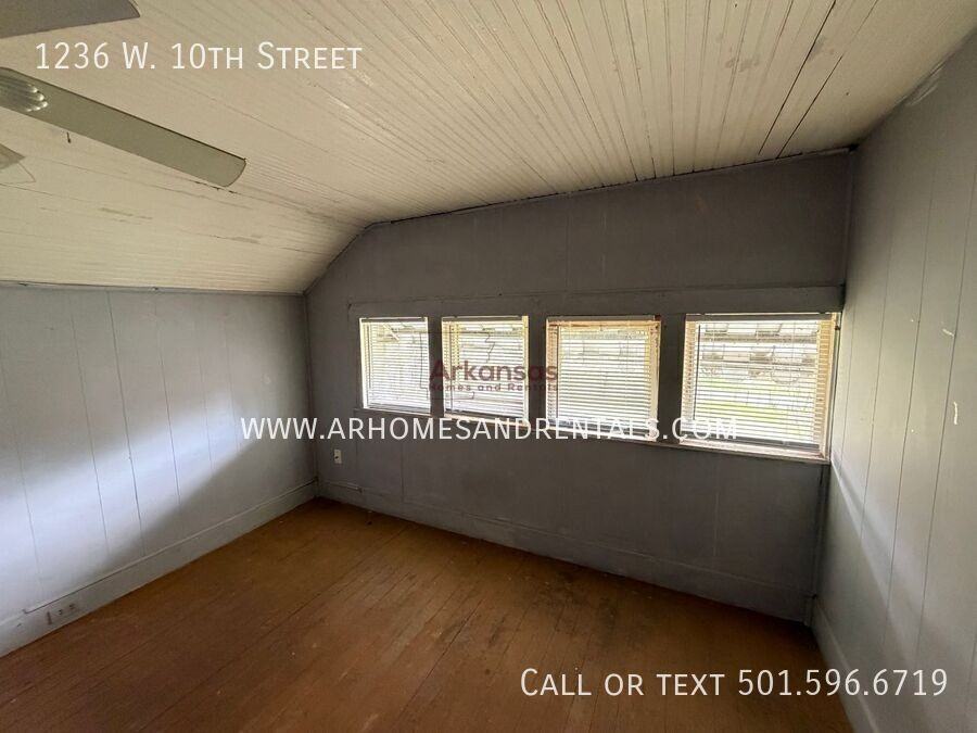 1236 W 10th St - Photo 7 of 7