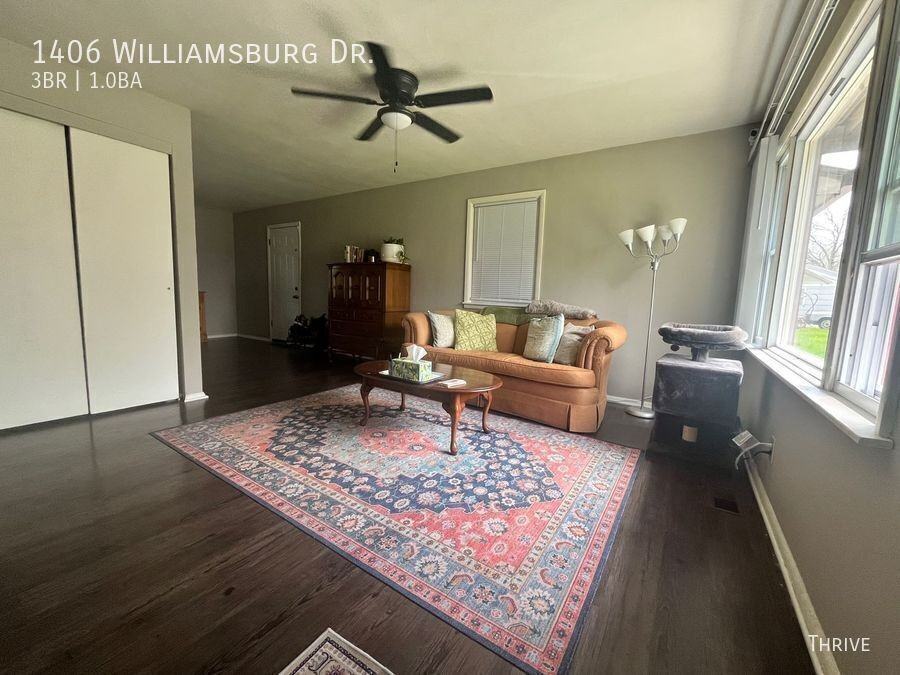 1406 Williamsburg Dr - Photo 2 of 10