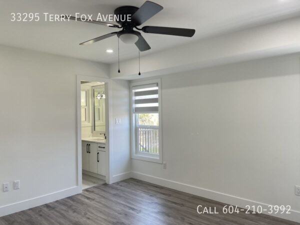 33295 Terry Fox Ave - Photo 6 of 20