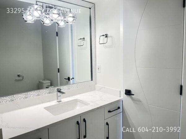 33295 Terry Fox Ave - Photo 7 of 20