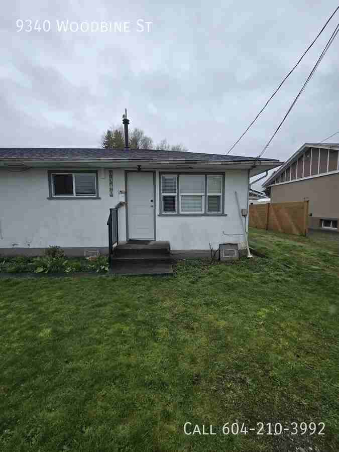 9340 Woodbine St - Photo 2 of 8