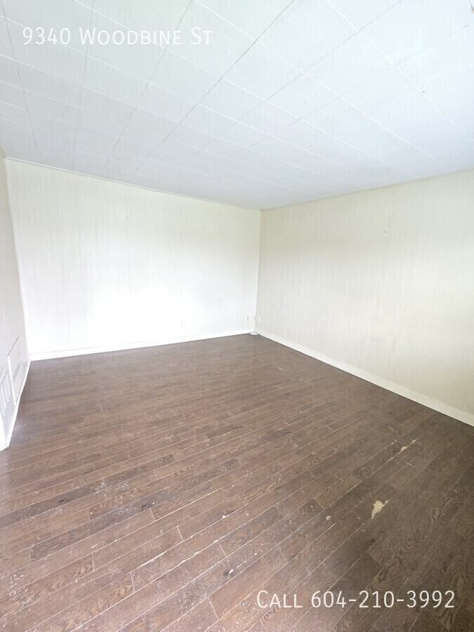 9340 Woodbine St - Photo 4 of 8