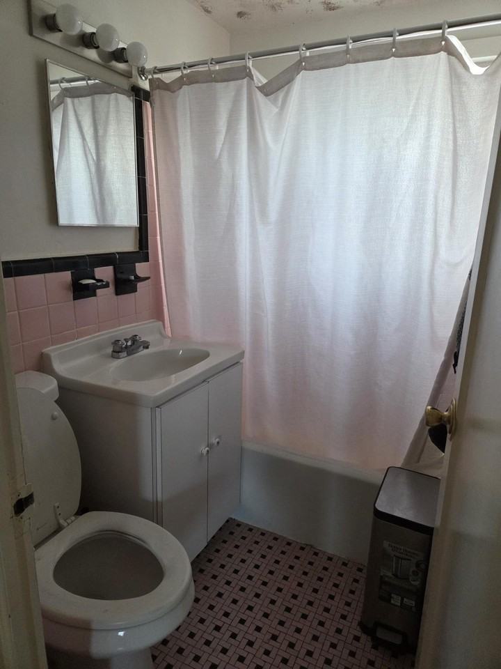 413 Paderewski Ave #2 - Photo 3 of 8