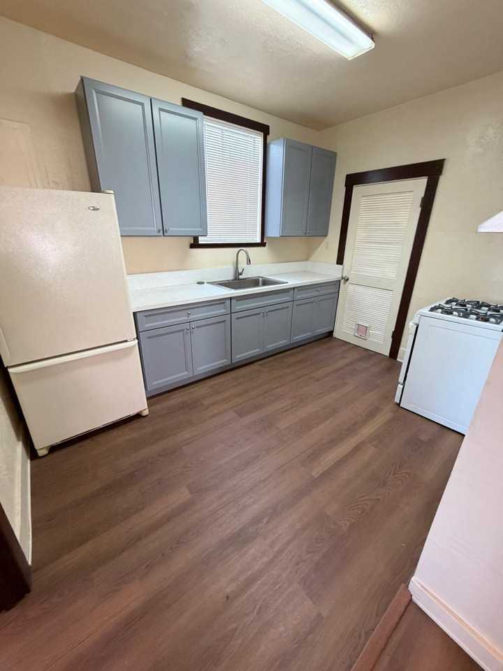 1823 13th Ave #1823 - Photo 3 of 8