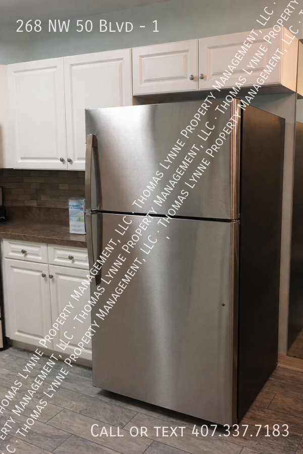 268 Nw 50th Blvd #1 - Photo 5 of 11