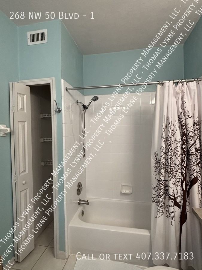 268 Nw 50th Blvd #1 - Photo 6 of 11