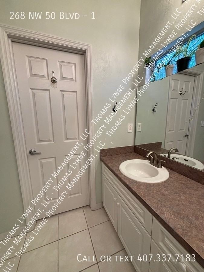 268 Nw 50th Blvd #1 - Photo 7 of 11