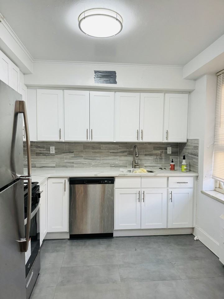 6420 194th Ln #D - Photo 2 of 7