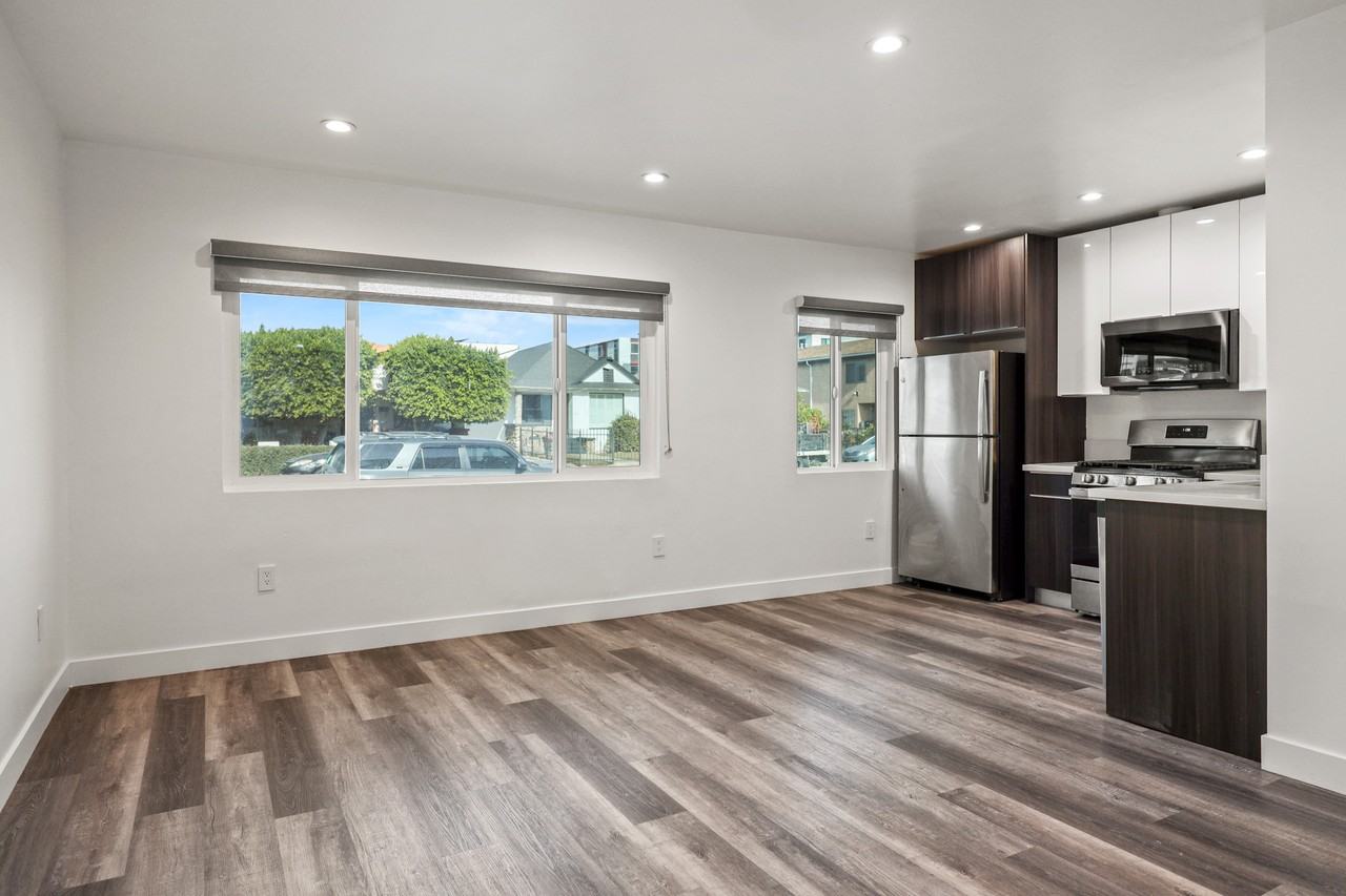 1352 W 36th St #1 - Photo 2 of 20