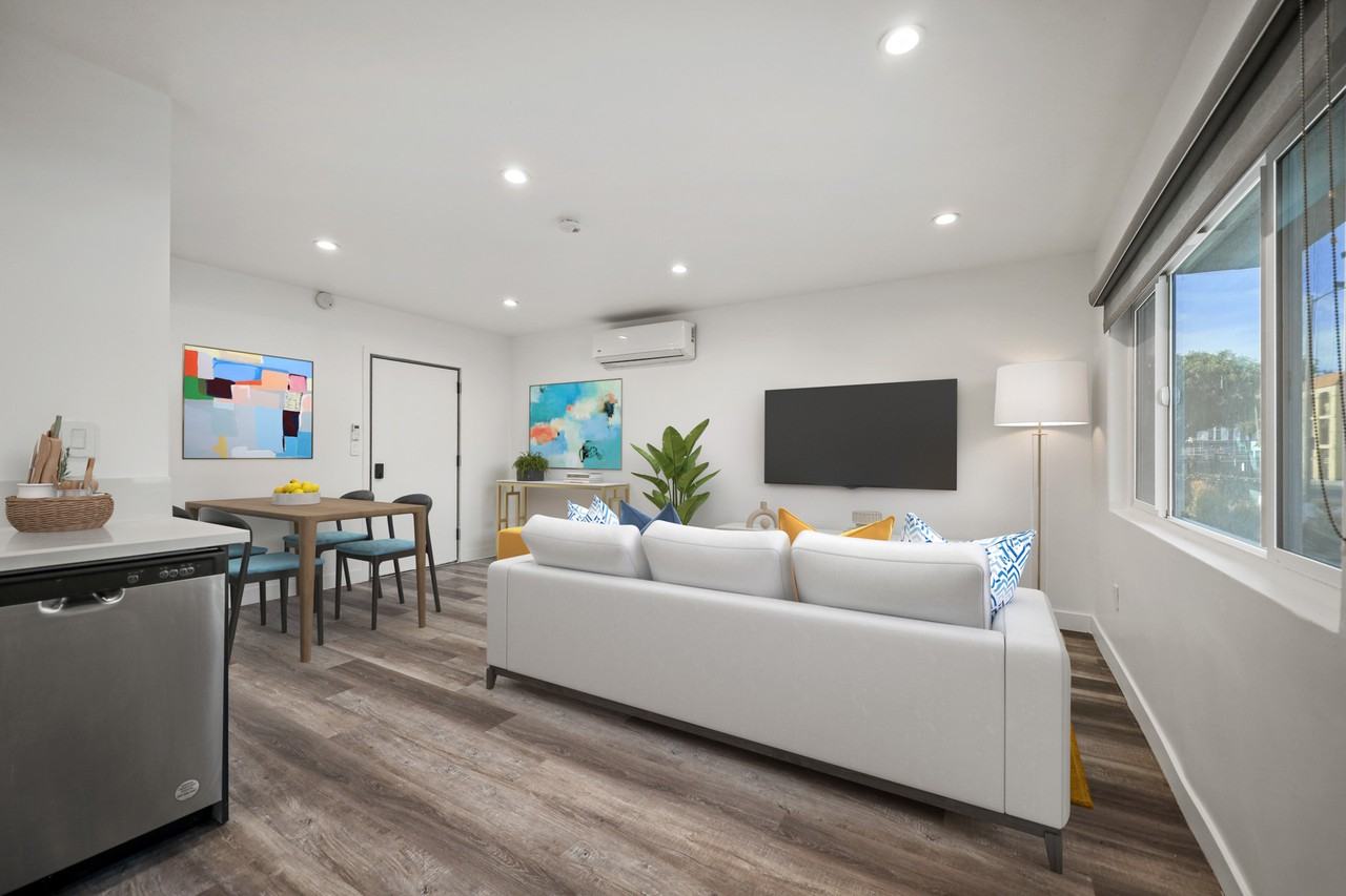 1352 W 36th St #1 - Photo 4 of 20