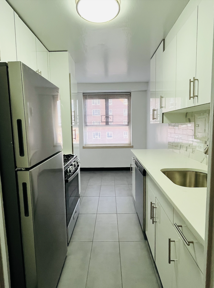 18904 188th St #9L - Photo 5 of 9