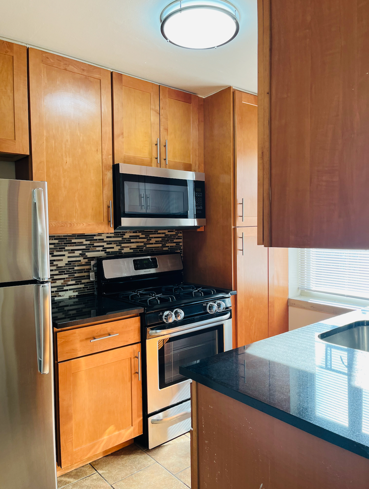 18904 188th St #7G - Photo 4 of 6