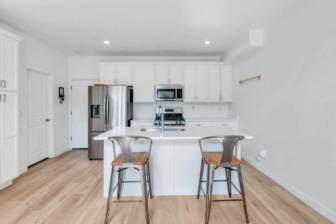 6746 W Meadow Grass Dr #1 - Photo 4 of 15