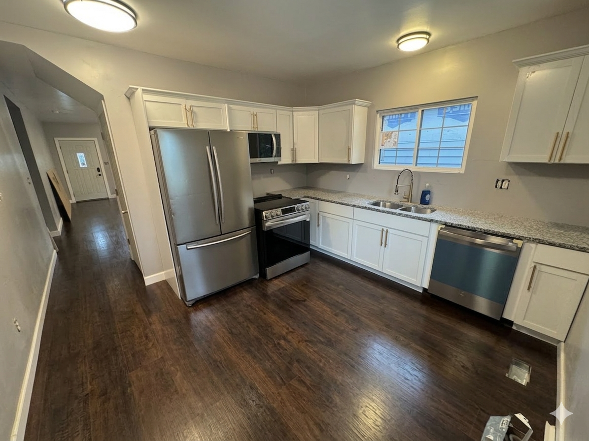 941 W 26th St #2 - Photo 3 of 5