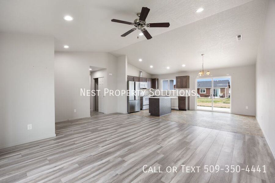935 E Mt Adams St - Photo 6 of 26