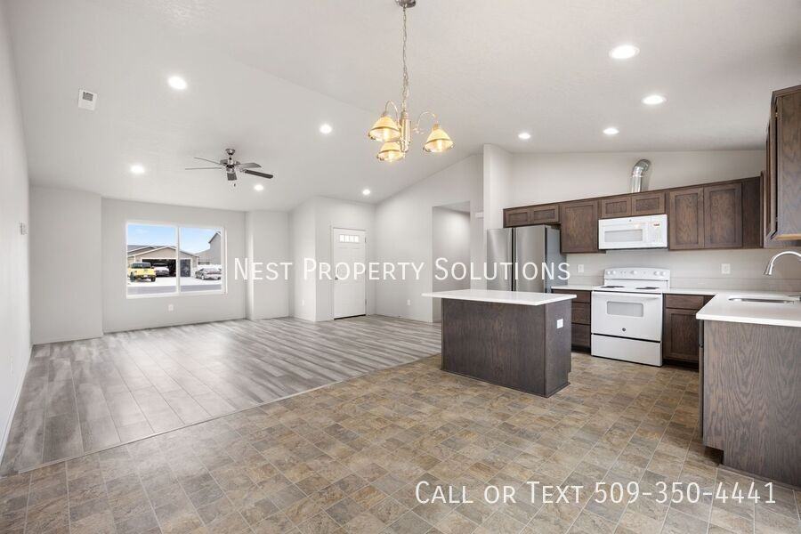 935 E Mt Adams St - Photo 7 of 26