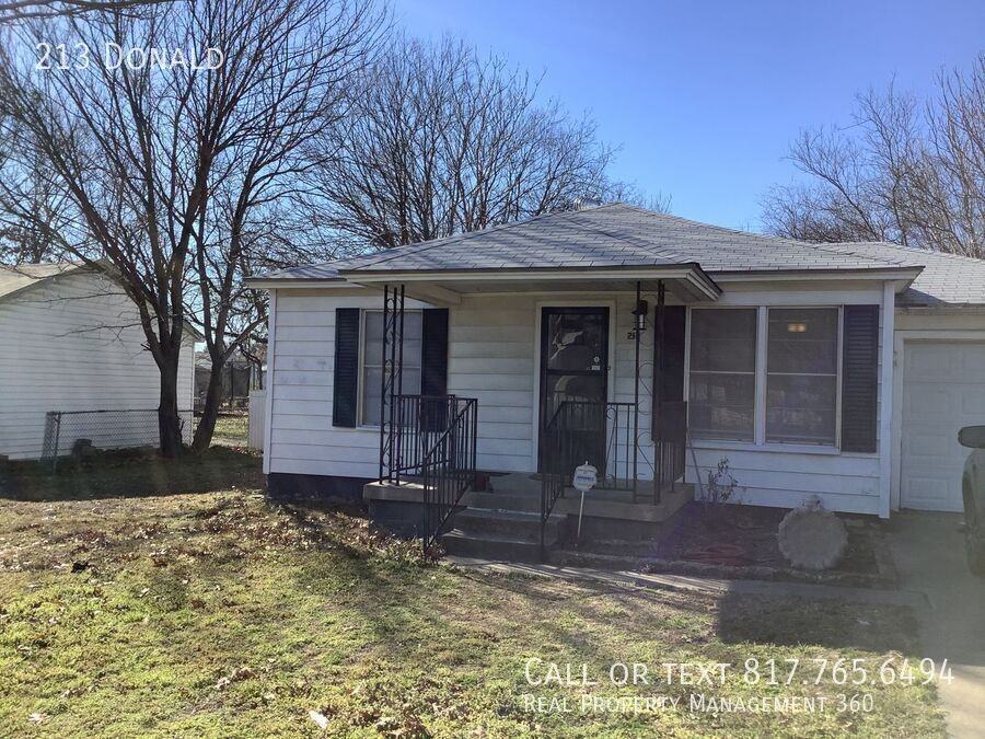 213 Donald St - Photo 2 of 12