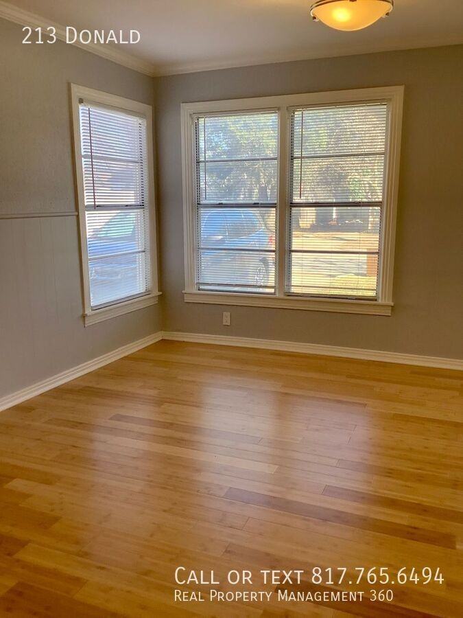 213 Donald St - Photo 4 of 12