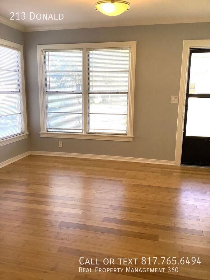 213 Donald St - Photo 5 of 12