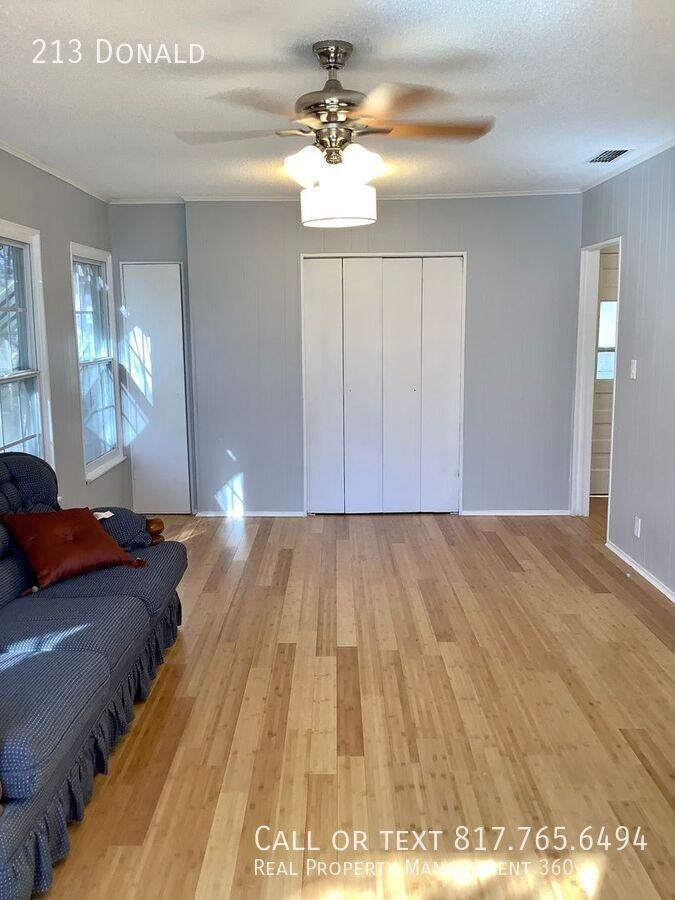 213 Donald St - Photo 7 of 12