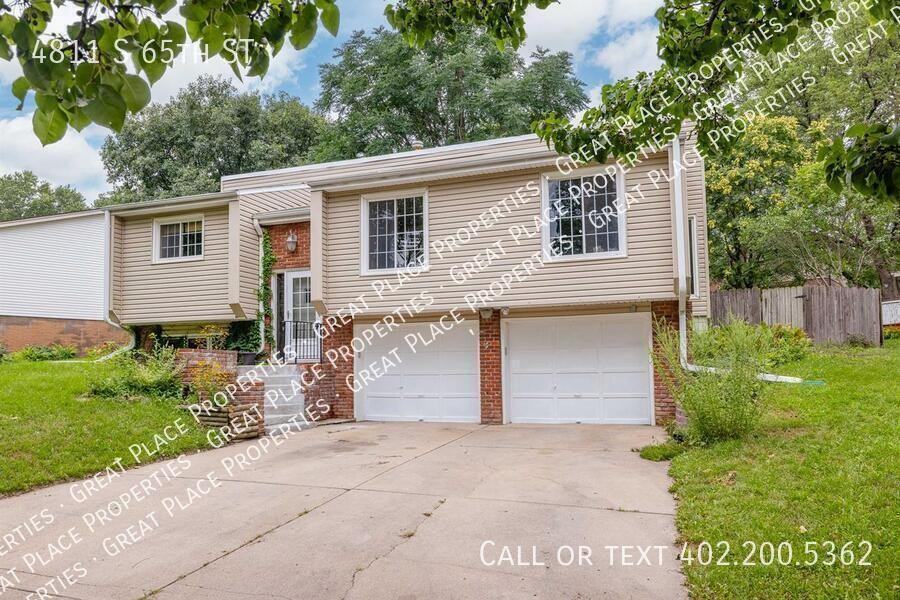 4811 S 65th St - Photo 2 of 45