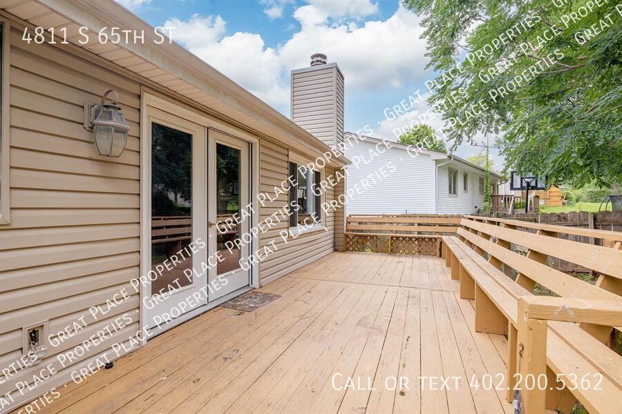 4811 S 65th St - Photo 3 of 45