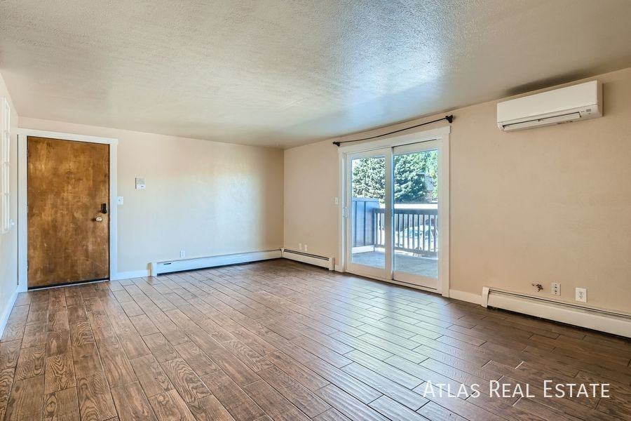 1705 30th St #201 - Photo 4 of 12