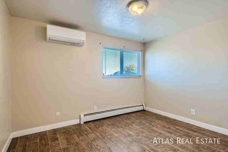 1705 30th St #201 - Photo 7 of 12